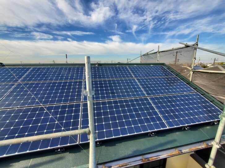 茨城県守谷市　屋根カバーに伴う太陽光パネル取り外し・再設置工事