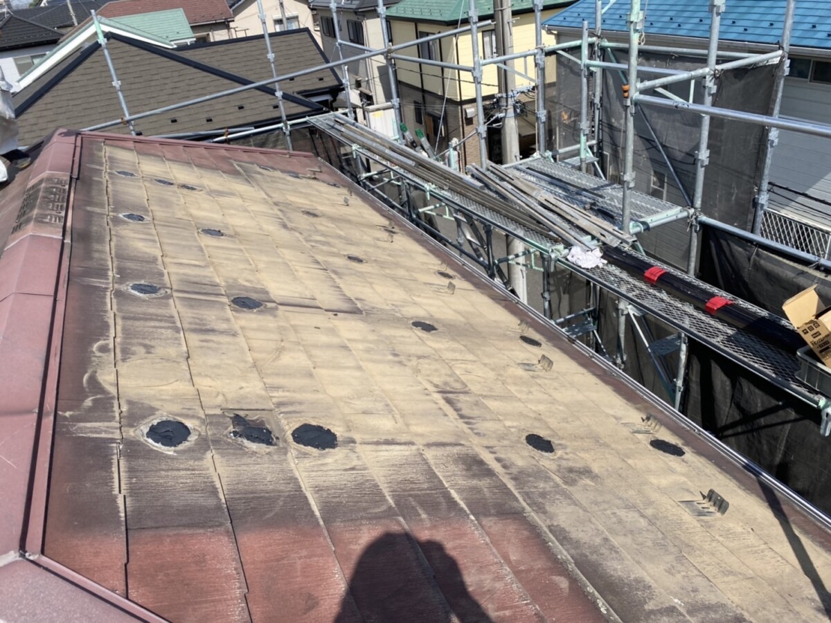 千葉県船橋市　屋根カバー工事に伴う太陽光パネル脱着工事
