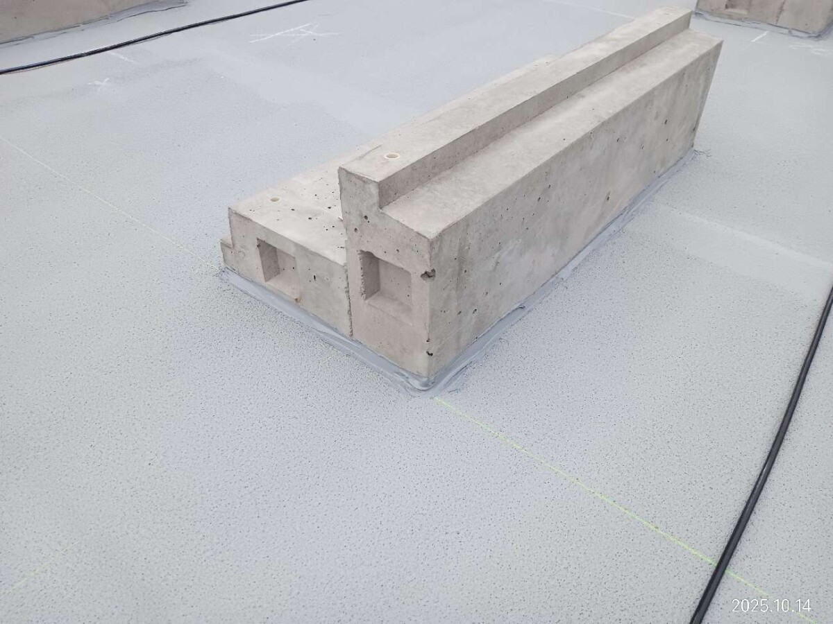 浦安市　マンション管理棟